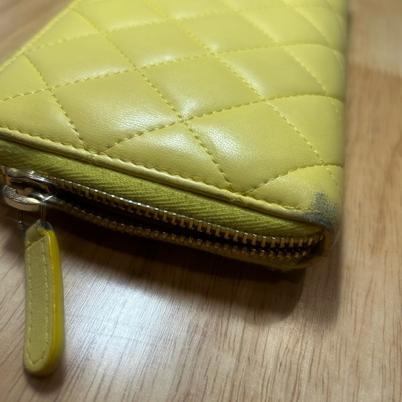 Authentic CHANEL Matelasse Yellow Lambskin Bi-Fold Zip Around Wallet - Picture 10 of 16